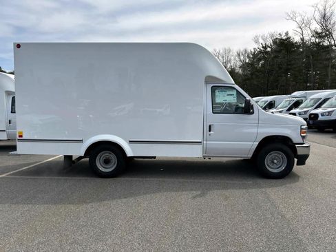 New 2027 Ford E-350 and Econoline 350 Super Duty w/ Power Equipment Group RWD image 4