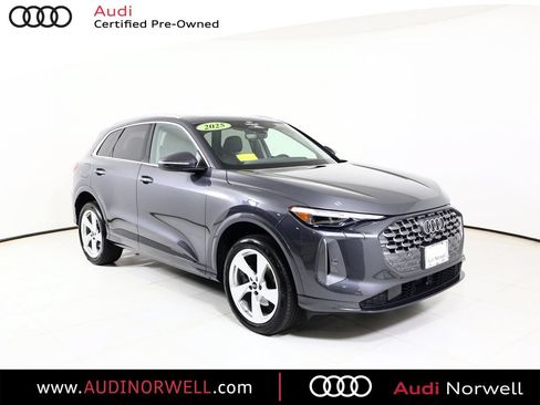Certified 2025 Audi Q5 Premium Plus w/ Premium Plus AWD/4WD image 1