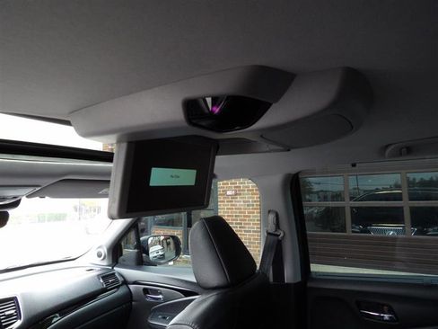 Used 2022 Honda Pilot Touring image 13