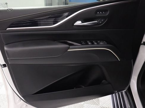 Used 2022 Cadillac Escalade ESV Sport image 18