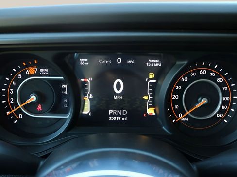 Used 2025 Jeep Wrangler Unlimited Sahara AWD/4WD image 25