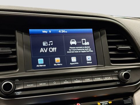 Used 2020 Hyundai Elantra SEL FWD image 16