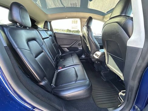 Used 2024 Tesla Model Y Long Range AWD/4WD image 27