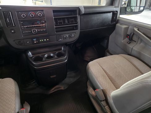 Used 2018 Chevrolet Express 2500 LS w/ Driver Convenience Package image 21