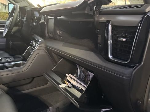 Used 2025 GMC Sierra 3500 Denali w/ Denali Reserve Package AWD/4WD image 36