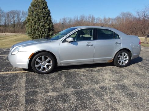 Used 2010 Mercury Milan Premier image 8