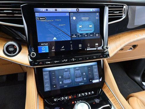 Used 2023 Jeep Grand Wagoneer Series III image 23