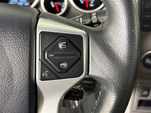 Used 2017 Toyota Sequoia Limited w/ Safety & Convenience Package AWD/4WD image 18
