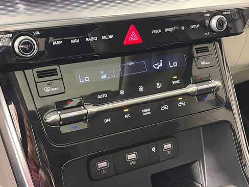 Used 2024 Kia Carnival SX Prestige image 20