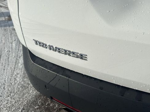 Used 2021 Chevrolet Traverse LT image 5