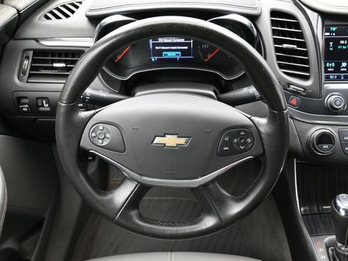 Used 2018 Chevrolet Impala LT FWD image 15
