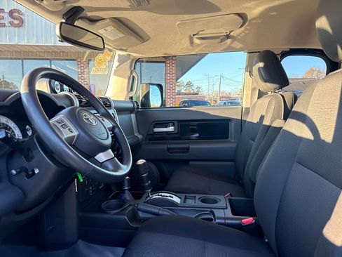 Used 2014 Toyota FJ Cruiser 4WD w/ Upgrade Package image 13