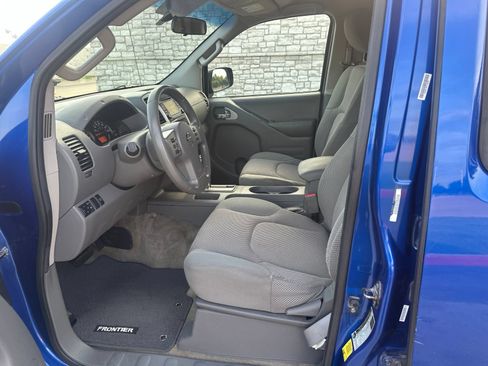 Used 2015 Nissan Frontier SV RWD image 13