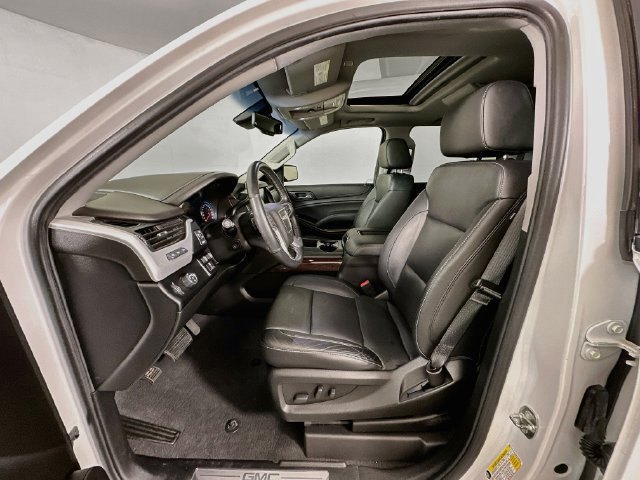 Used 2020 GMC Yukon SLT w/ Graphite Performance Edition RWD image 22
