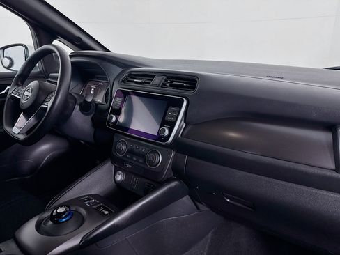 Used 2023 Nissan Leaf S image 29