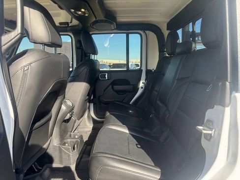 Used 2023 Jeep Gladiator Sport image 29