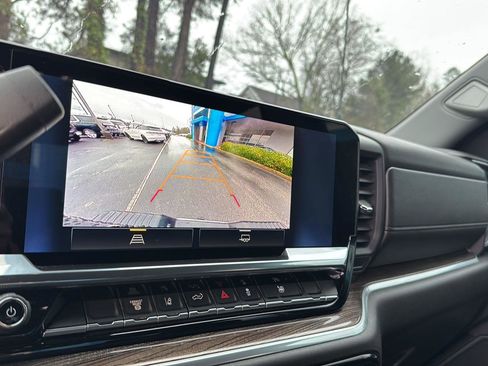 Used 2025 Chevrolet Silverado 2500 LT w/ Convenience Package image 27