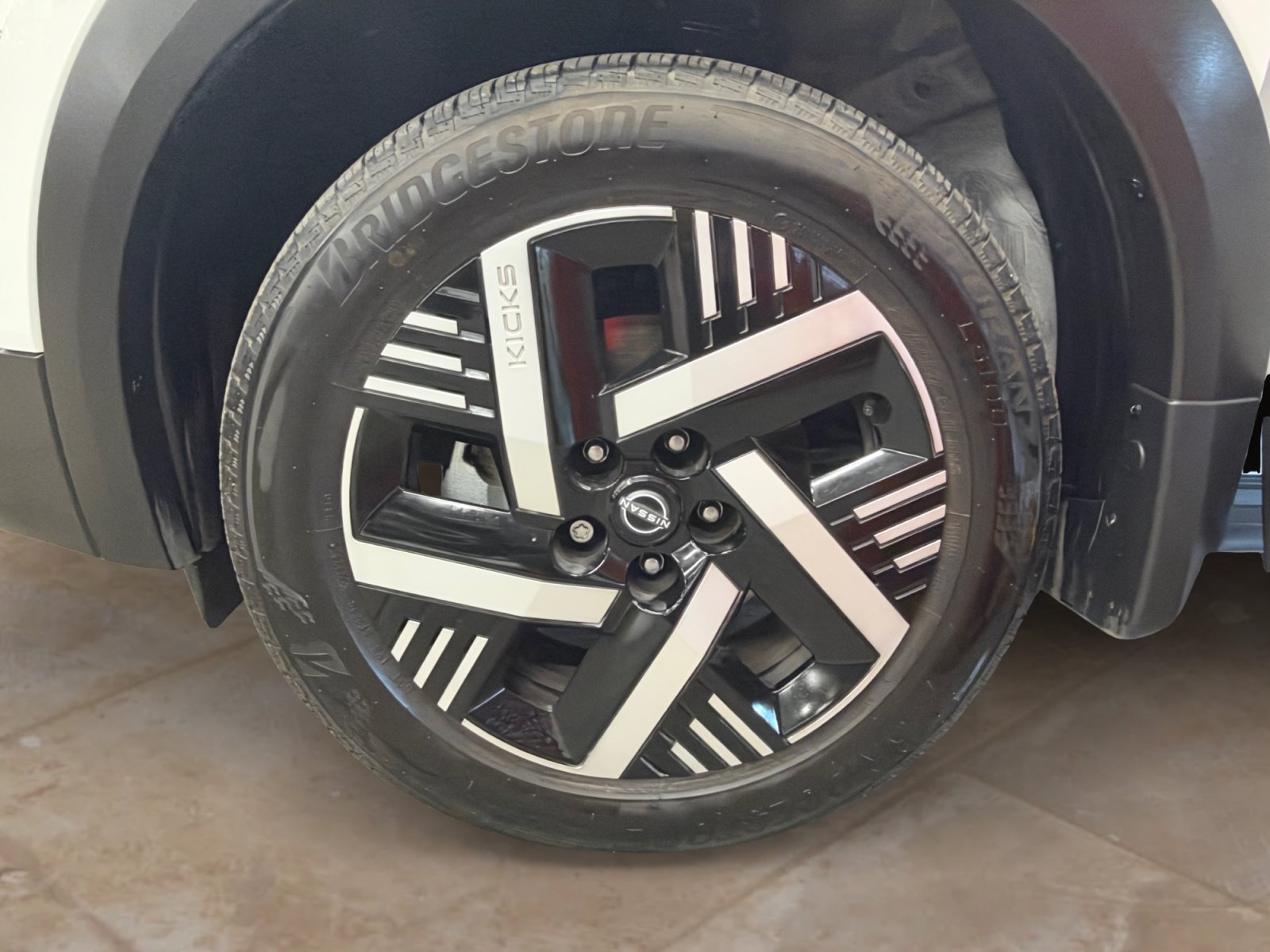 Used 2025 Nissan Kicks SV w/ SV Premium Package FWD image 29