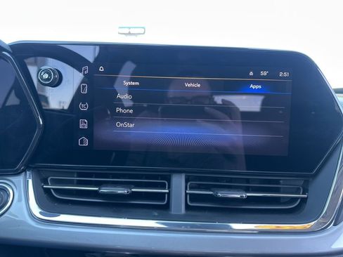 Used 2025 Chevrolet Trax LT image 36