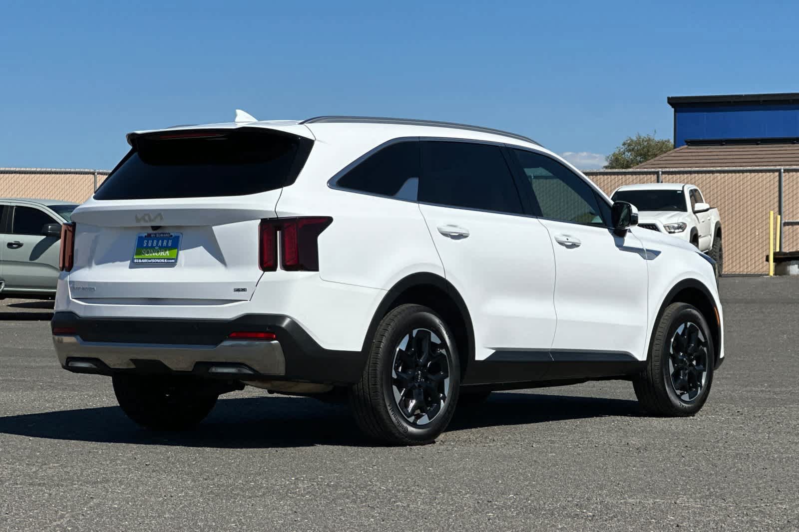 Used 2025 Kia Sorento S AWD/4WD image 3