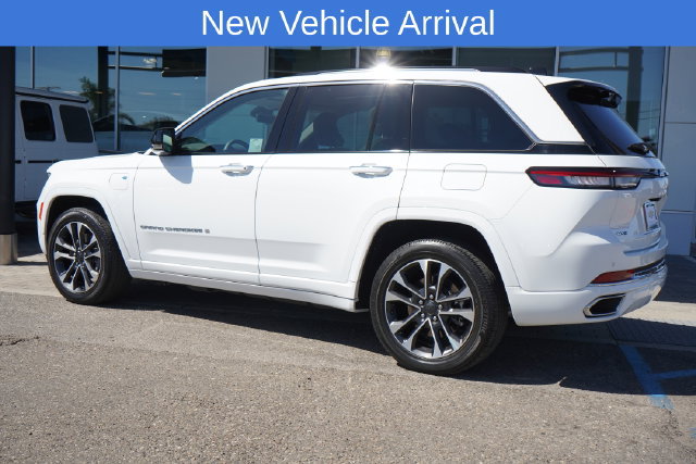 Used 2022 Jeep Grand Cherokee Overland w/ Luxury Tech Group IV AWD/4WD image 6
