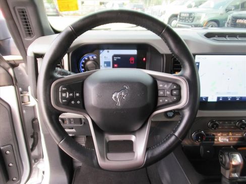 Used 2022 Ford Bronco Badlands w/ Sasquatch Package image 18