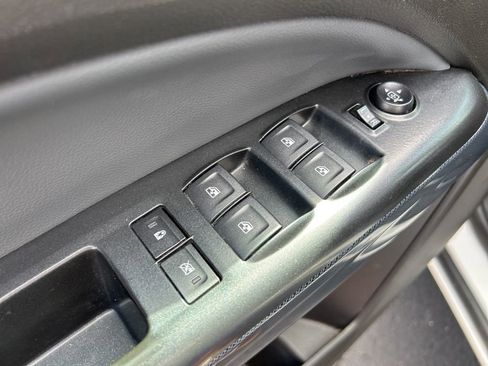 Used 2018 Chevrolet Colorado Z71 AWD/4WD image 14