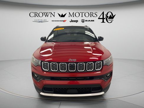 Used 2025 Jeep Compass Limited AWD/4WD image 2