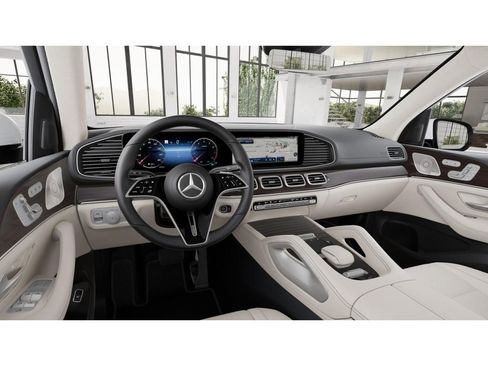 New 2026 Mercedes-Benz GLS 450 4MATIC image 3