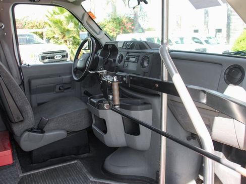 Used 2012 Ford E-450 and Econoline 450 Super Duty w/ Shuttle Bus Prep Pkg image 15