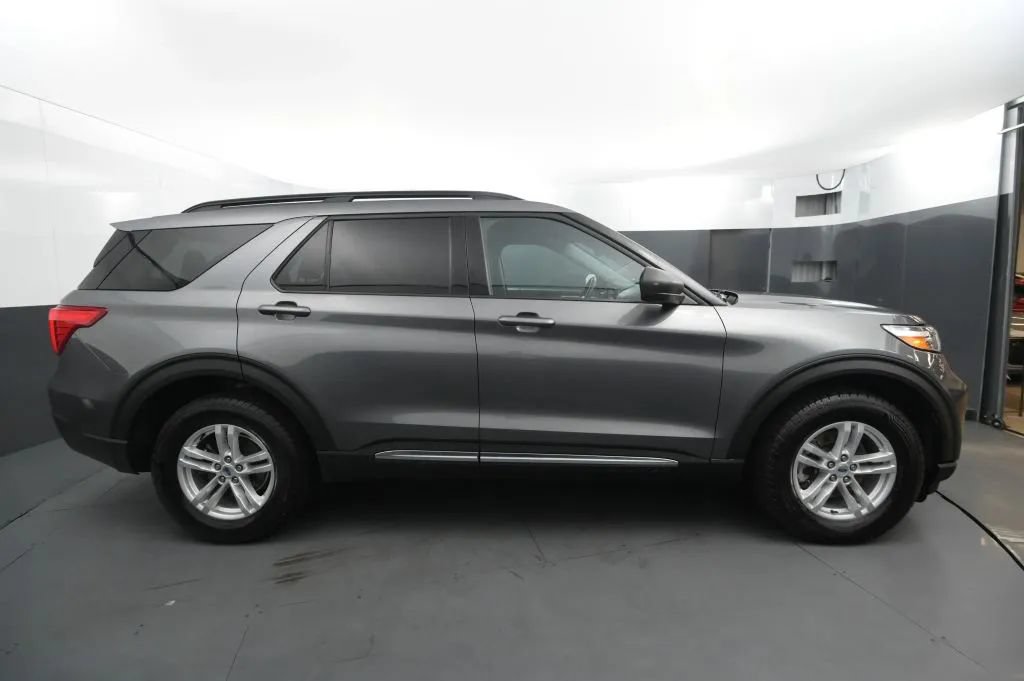 Used 2023 Ford Explorer XLT w/ Class IV Trailer Tow Package AWD/4WD image 6