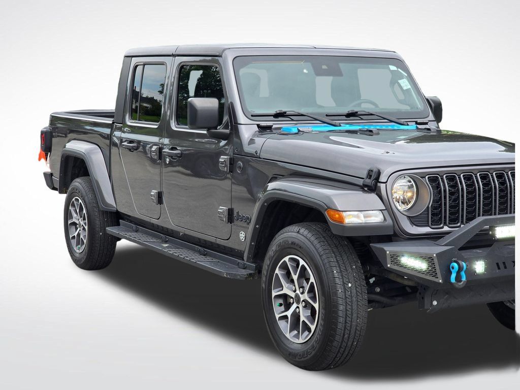 Used 2024 Jeep Gladiator Sport AWD/4WD image 48