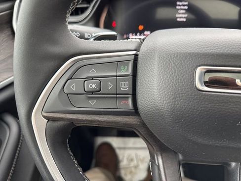 Used 2026 Jeep Grand Cherokee Altitude image 33