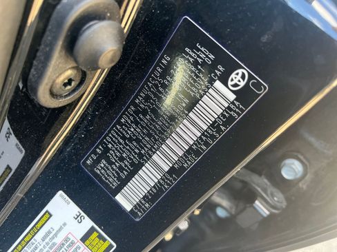 Used 2025 Toyota Corolla LE image 22