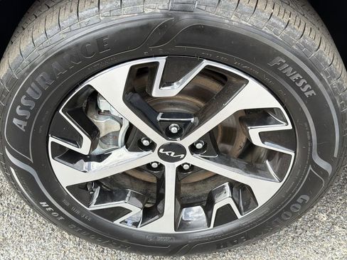 Used 2024 Kia Sportage EX image 16