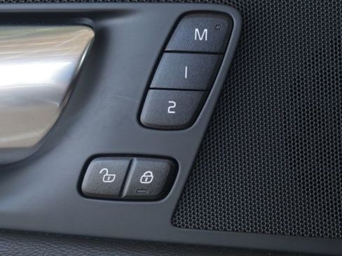 Used 2022 Volvo XC60 T8 Inscription Expression w/ Advanced Package image 25