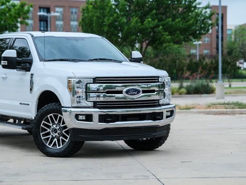 Used 2018 Ford F350 Lariat w/ Lariat Value Package AWD/4WD image 3