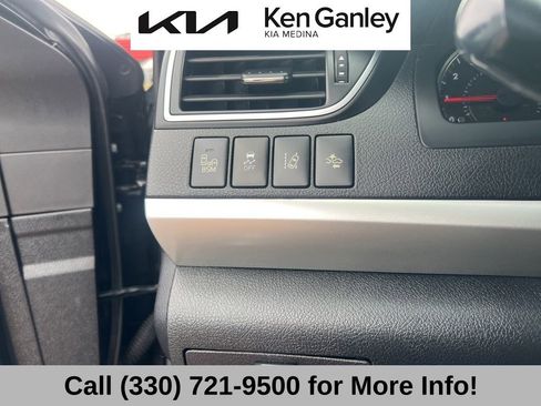 Used 2015 Toyota Camry XSE w/ Advanced Technology Package image 29