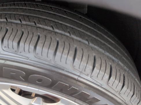 Used 2024 GMC Terrain SLE FWD image 12