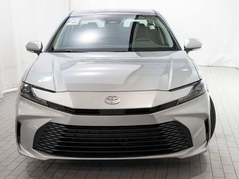 Used 2025 Toyota Camry LE w/ Convenience Package FWD image 2