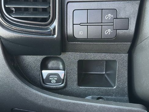 Used 2025 RAM ProMaster 2500 w/ Convenience Group FWD image 8