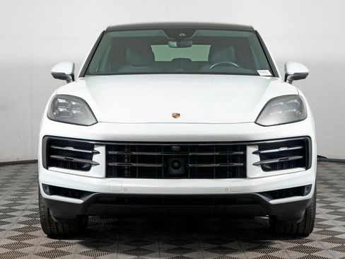 Certified 2024 Porsche Cayenne Coupe image 10