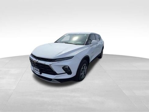 Certified 2024 Chevrolet Blazer LT FWD image 2