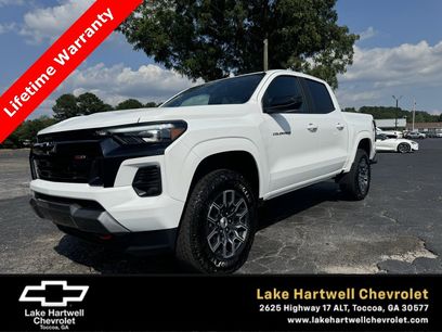 Used 2024 Chevrolet Colorado Z71 w/ Z71 Convenience Package 2