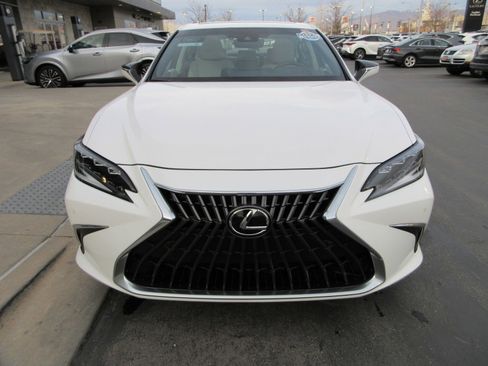 Used 2025 Lexus ES 300h w/ Premium Package image 14