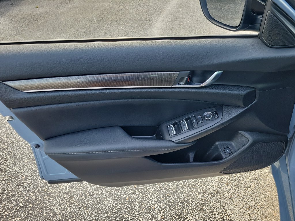 Used 2022 Honda Accord Sport image 11