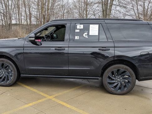 Used 2025 Lincoln Navigator Reserve w/ Jet Appearance Package image 6