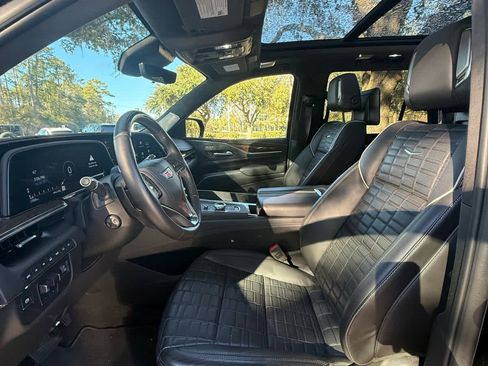 Used 2024 Cadillac Escalade Premium Luxury Platinum image 10