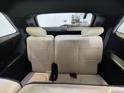 Used 2022 Chevrolet Traverse LS w/ Midnight/Sport Edition FWD image 18