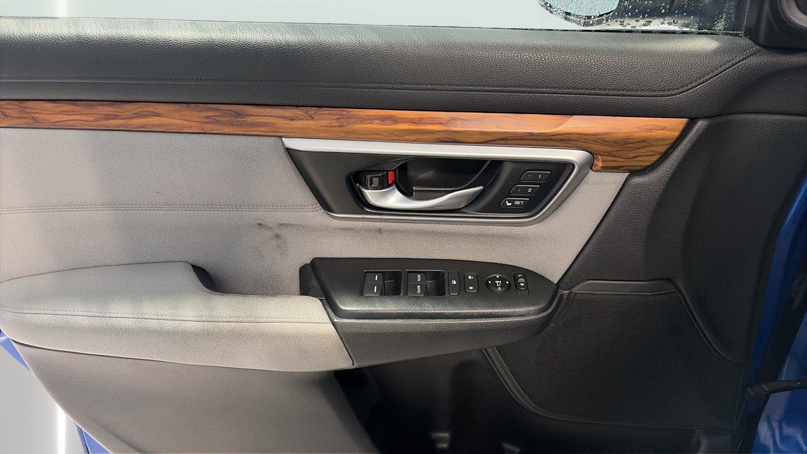 Used 2021 Honda CR-V Touring image 23